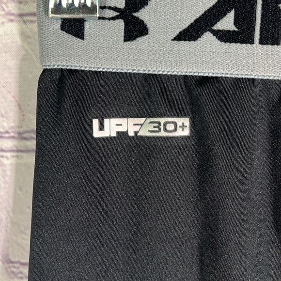 Under Armour Youth Black Compression Shorts, Long Leg. Size: Youth Medium - Picture 6 of 10